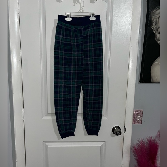 Boys pajama lot mostly size 10/12 however the 2 pair of Dino PJs-12/14 - Picture 7 of 16